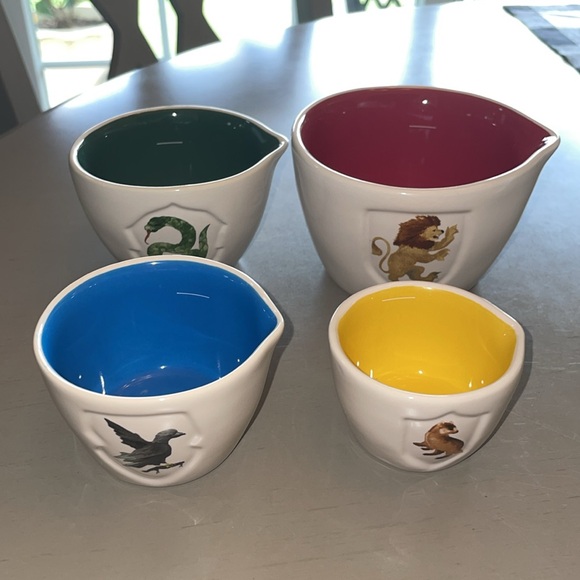 Rae Dunn Harry Potter Measuring Cups - Picture 2 of 5